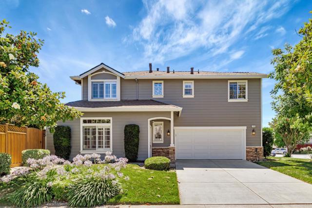 17715 Calle Hermosa, Morgan Hill CA: https://media.crmls.org/mediaz/0e3001ea-fbef-4ab5-b9fc-ae4e787f0926.jpg