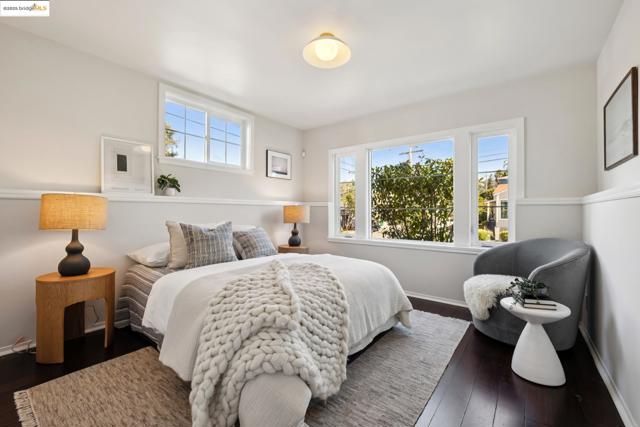 4701 Kaphan Ave, Oakland CA: https://media.crmls.org/mediaz/0e300a61-71c0-48a9-9f77-c8436184a814.jpg