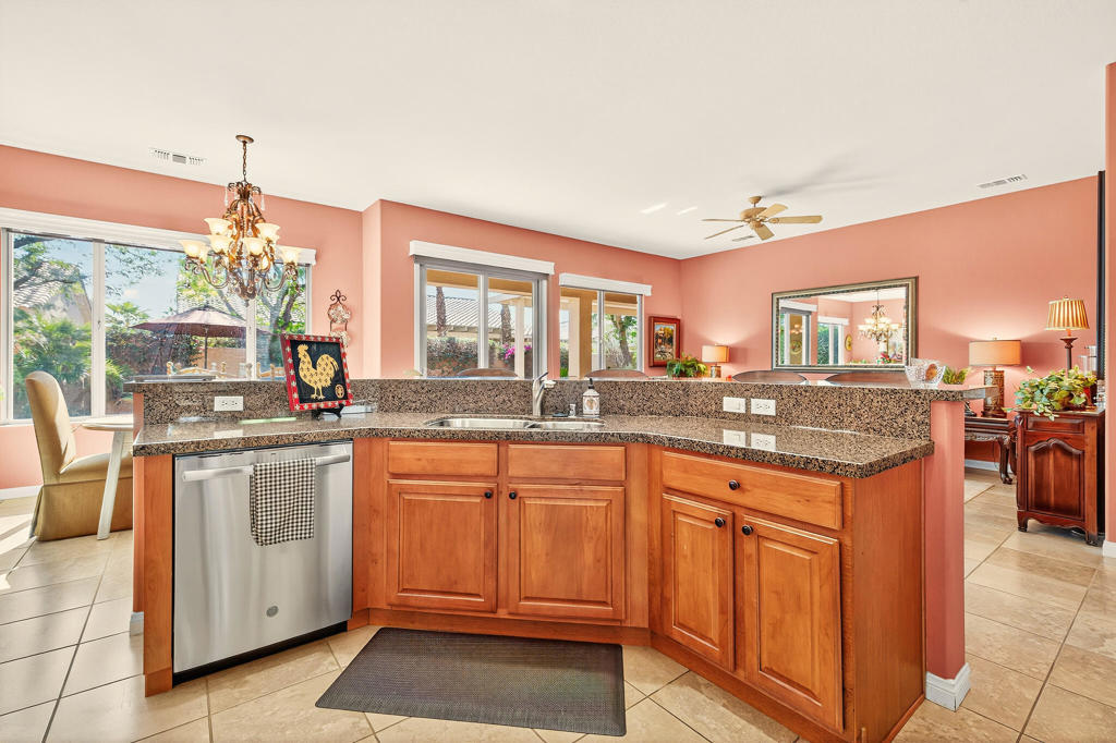 MLS #219137254DA image #4