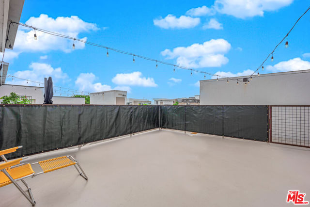 1254 9th Street, Santa Monica CA: https://media.crmls.org/mediaz/0e31163c-e8b6-4b58-bf42-6256257fe8d8.jpg