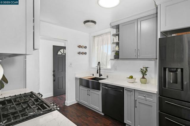3189 Fitzpatrick Dr, Concord CA: https://media.crmls.org/mediaz/0e31752a-b299-4126-84d0-1eeb93066d94.jpg