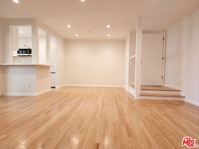 2209 Summertime Lane, 209 photo 2