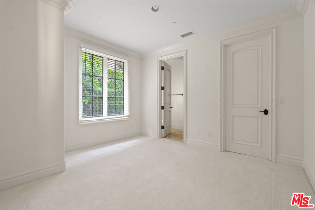 3697 Benedict Canyon Lane, Sherman Oaks CA: https://media.crmls.org/mediaz/0e31fbd1-09c2-4d57-8b1a-e2daf3324f0c.jpg