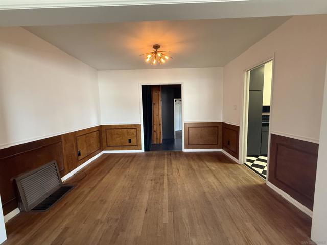 3518 Isla Vista Dr, San Diego CA: https://media.crmls.org/mediaz/0e3290e4-9931-40f5-9219-f8a3d9dde125.jpg
