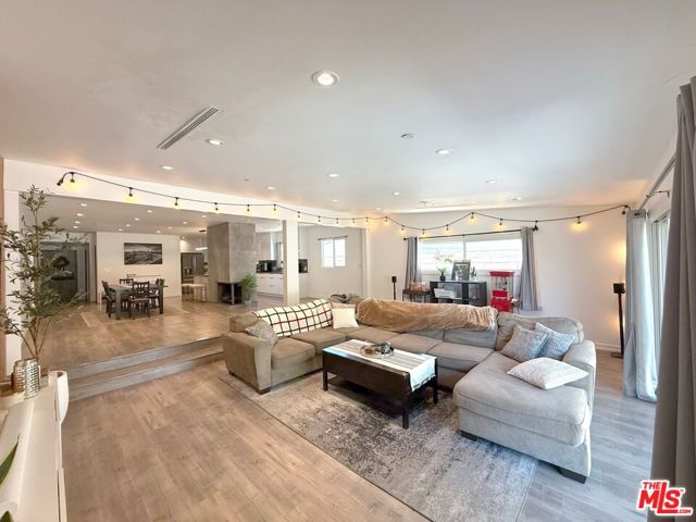 5720 Gentry Avenue, Valley Village CA: https://media.crmls.org/mediaz/0e32cf59-db29-4edc-8c70-7b2bab1d7de7.jpg