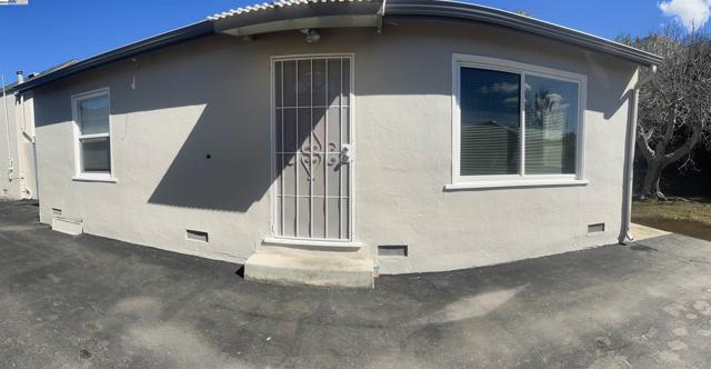 1143 D St, Hayward CA: https://media.crmls.org/mediaz/0e32fe0b-e04b-4c0b-884b-90db69ef3f0f.jpg