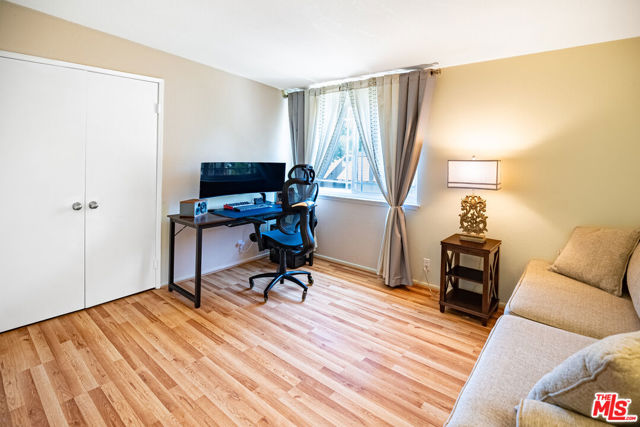 27003 Rio Prado Drive, Valencia CA: https://media.crmls.org/mediaz/0e336145-8214-4e57-83da-9be440b238a2.jpg