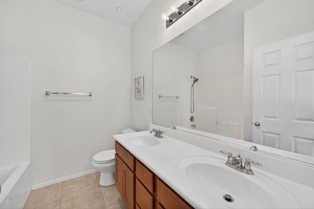 Detail Gallery Image 23 of 60 For 10254 Spruce Woodlands Way, Escondido,  CA 92026 - 3 Beds | 2 Baths