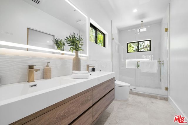 101 Greenfield Avenue, Los Angeles CA: https://media.crmls.org/mediaz/0e342046-5ead-40f0-ba3a-55c0d188c7d2.jpg