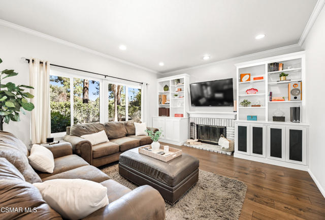 3128 Casino Drive, Thousand Oaks CA: https://media.crmls.org/mediaz/0e34de0a-6f5f-4f80-87f2-b7fbbfd1a959.jpg