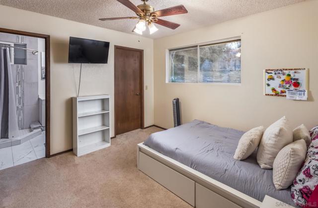 17665 Highway 67, Ramona CA: https://media.crmls.org/mediaz/0e35564f-c1ec-4717-98c4-0c1b02a3a800.jpg