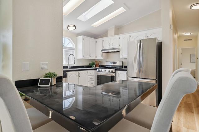 2711 Mar Vista Dr, Aptos CA: https://media.crmls.org/mediaz/0e359a32-c3d8-4b1c-8e05-ac007f24b945.jpg