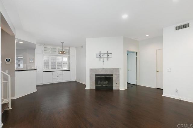 9910 Scripps Vista Way, San Diego CA: https://media.crmls.org/mediaz/0e35faf6-2d16-430a-b33f-ec6e418f695c.jpg