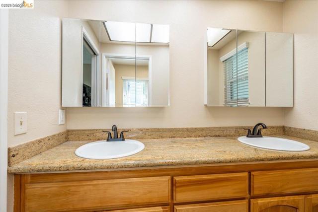 Image 32 of 56 For 14787 Oleander St