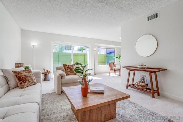 5450 Kiowa Dr, La Mesa CA: https://media.crmls.org/mediaz/0e371c28-857d-4c70-b807-4c8f06af3aad.jpg
