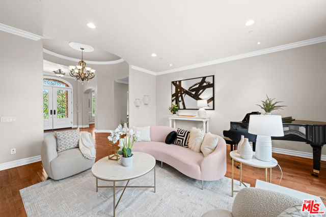 5105 Via El Cerro, Newbury Park CA: https://media.crmls.org/mediaz/0e3760bd-8995-4576-a233-543ca6b1af17.jpg