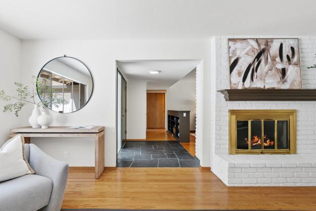 2050 Wooded Glen Drive, Los Altos CA: https://media.crmls.org/mediaz/0e37ac2c-eca1-444d-9adb-4ab403552f5d.jpg