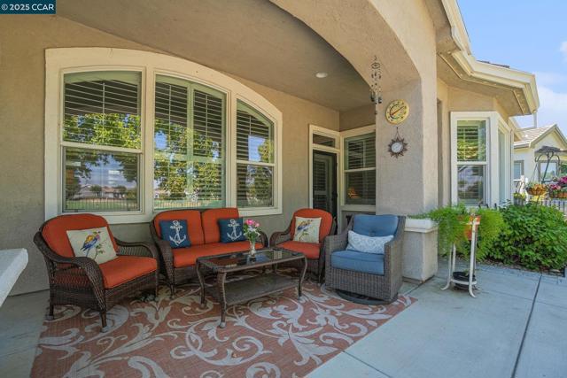 1783 Rubidoux Ter, Brentwood CA: https://media.crmls.org/mediaz/0e386fa7-194d-4e28-ab64-2a875098d2ef.jpg