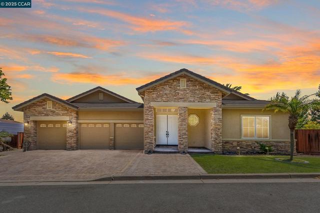 2058 Marazzani Dr, Martinez CA: https://media.crmls.org/mediaz/0e38f7d1-3383-4209-b06f-33971b42da0d.jpg