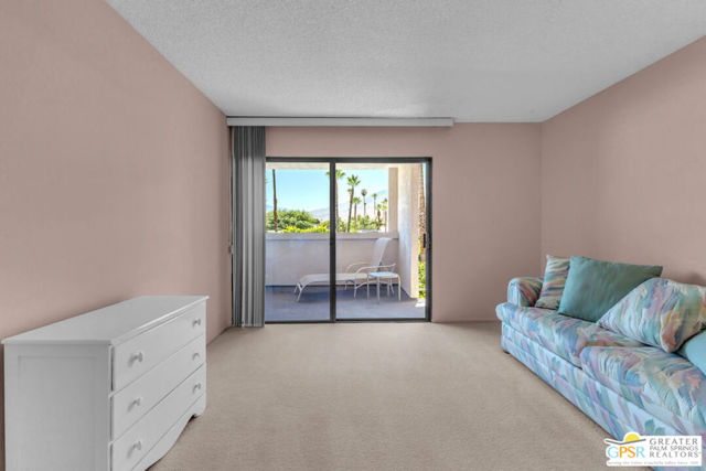 2696 S Sierra Madre, Palm Springs CA: https://media.crmls.org/mediaz/0e39692b-c259-4cb9-8ea6-9a11b14b70b9.jpg