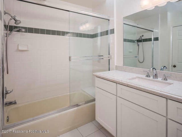 Detail Gallery Image 12 of 16 For 832 Magnolia Ave #15,  Pasadena,  CA 91106 - 2 Beds | 2/1 Baths