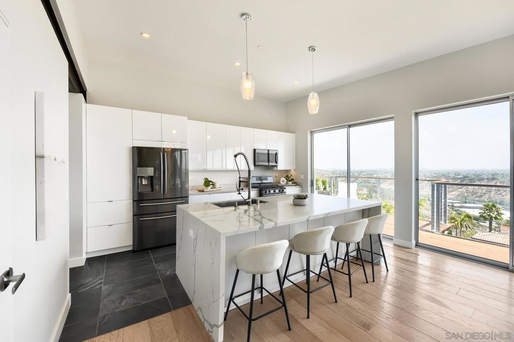 5725 Soledad Mountain - photo 10