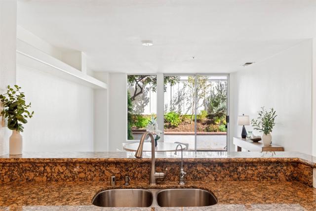 Detail Gallery Image 15 of 46 For 1831 Monserrat Way, Vista,  CA 92081 - 4 Beds | 2/1 Baths