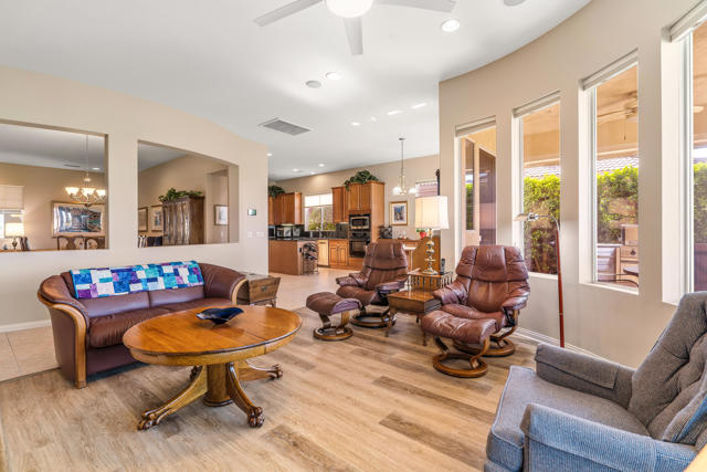 80610 Prestwick Place, Indio CA: https://media.crmls.org/mediaz/0e3ad467-e918-4203-bcfc-8da2d4d1e820.jpg