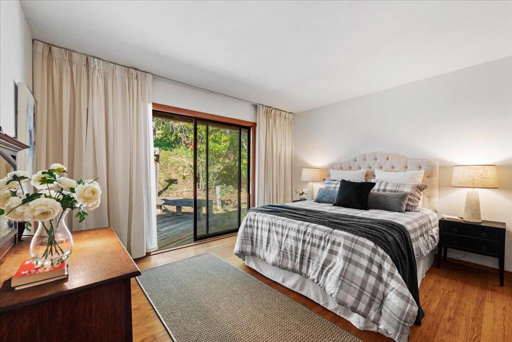https://media.crmls.org/mediaz/0e3b15fe-2d5d-41e3-8583-7259c25f3c3f.jpg?preset=X-Large