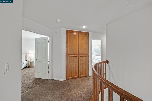 1340 Breakwater Way, Brentwood CA: https://media.crmls.org/mediaz/0e3b4804-fc86-48b1-8c53-65641d12136c.jpg