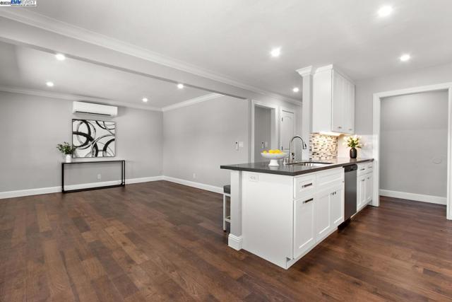 40167 Barbara St, Fremont CA: https://media.crmls.org/mediaz/0e3b8410-0a3e-458b-a848-652b00f417f0.jpg