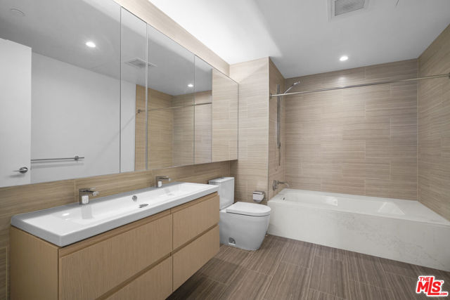877 Francisco Street, Los Angeles CA: https://media.crmls.org/mediaz/0e3c37b2-5286-47dc-bfc4-11ef2034f49f.jpg