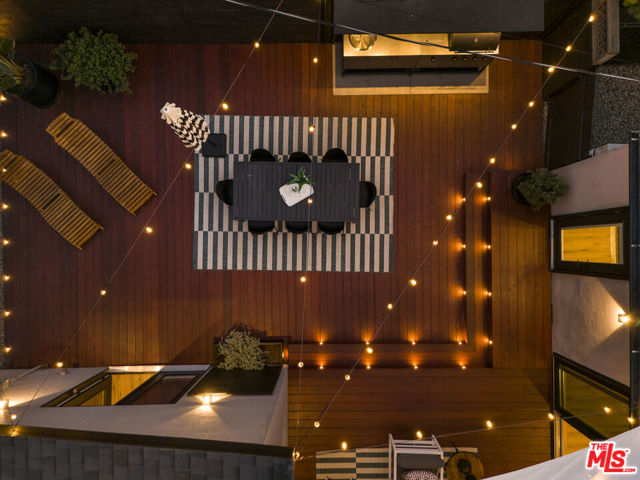 3744 Redwood Avenue, Los Angeles CA: https://media.crmls.org/mediaz/0e3c4575-f883-4de7-8d0f-03e00e83eb7a.jpg