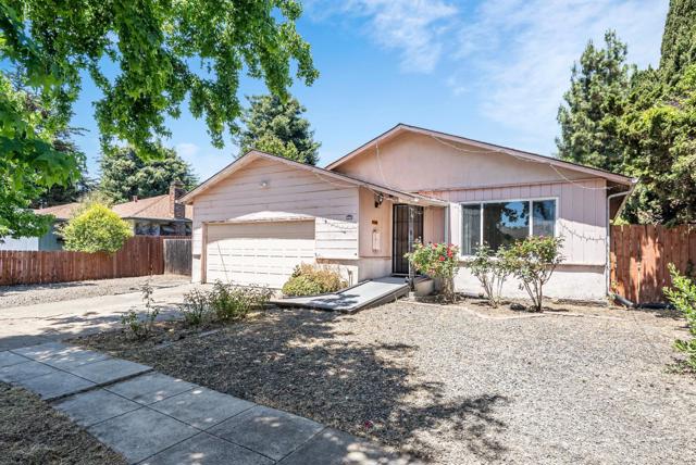 338 Copperfield Avenue, Hayward CA: https://media.crmls.org/mediaz/0e3c64a8-68d6-424e-923e-9792984e8125.jpg