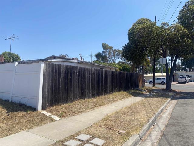 4970 Mable Way, San Diego CA: https://media.crmls.org/mediaz/0e3c9cc1-3d6c-4fb5-aef6-237f7f2500f3.jpg