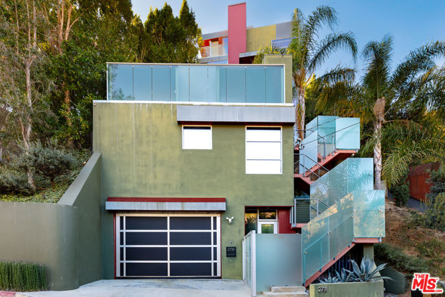 2738 Rinconia Drive, Los Angeles CA: https://media.crmls.org/mediaz/0e3d4882-f7f9-436c-b5ab-74b4e5dfb23e.jpg