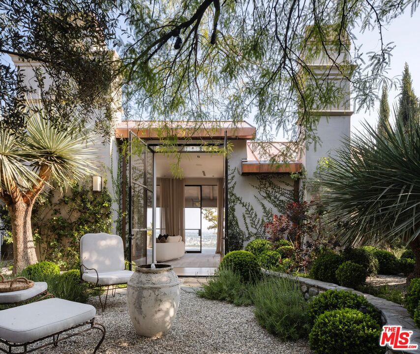 9360 Readcrest Drive — architectural residence