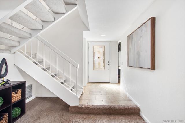 5637 Lake Murray Blvd, La Mesa CA: https://media.crmls.org/mediaz/0e3dd099-c65a-421f-b4af-1c8c23a6620f.jpg