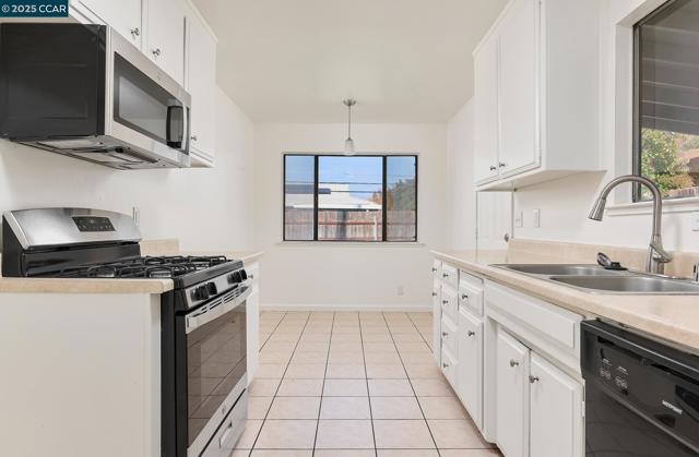 4413 Brandt Way, North Highlands CA: https://media.crmls.org/mediaz/0e3f4218-58f7-4853-a51c-cd62d19edd53.jpg