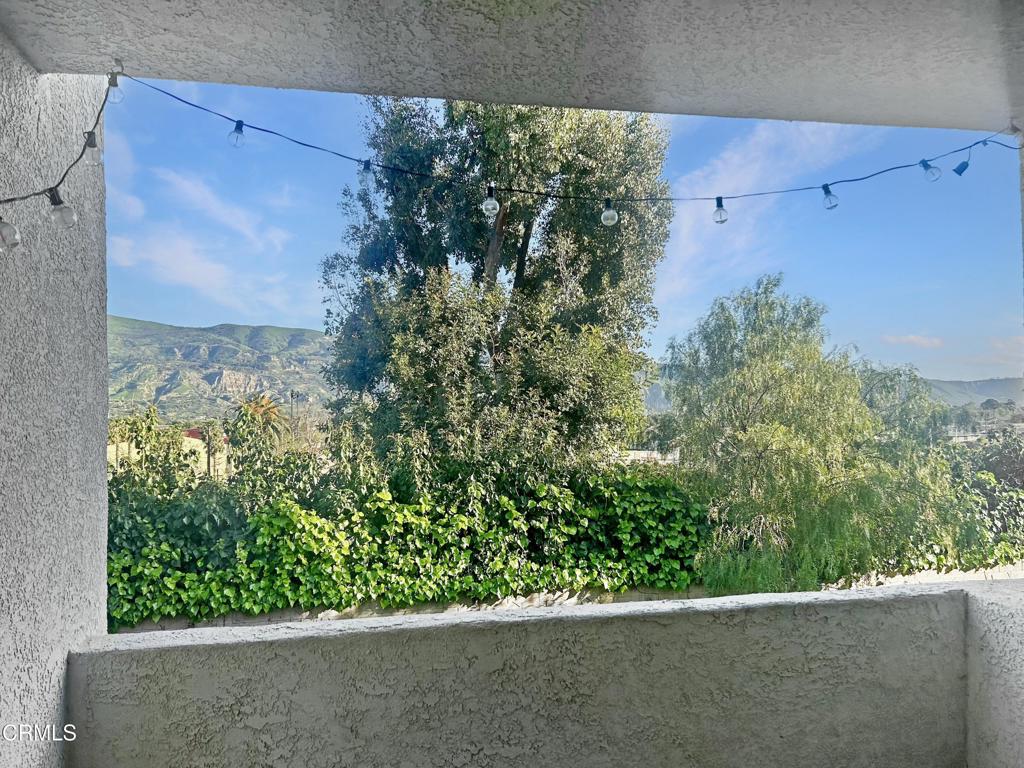 https://media.crmls.org/mediaz/0e3fa61d-8de9-4bb0-808a-b79620017f8f.jpg?preset=X-Large