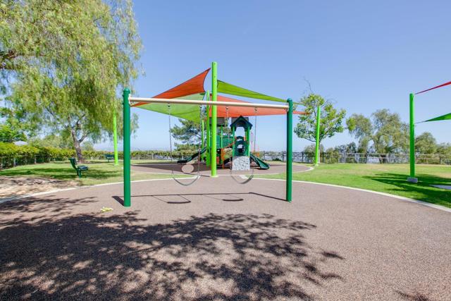 2490 Bear Rock Gln, Escondido CA: https://media.crmls.org/mediaz/0e3fc146-422a-44a0-8da5-930c147f4205.jpg