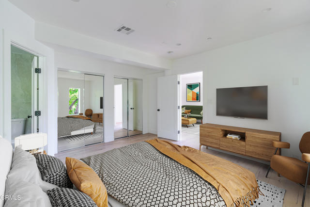 Detail Gallery Image 14 of 21 For 2409 Yorkshire Dr, Los Angeles,  CA 90065 - 3 Beds | 2/1 Baths