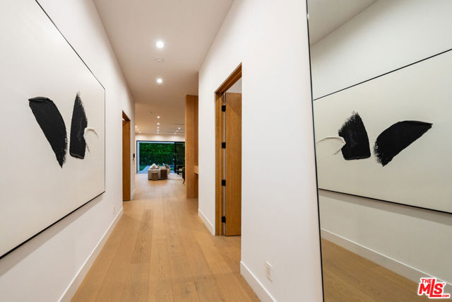 4532 Calhoun Avenue, Sherman Oaks CA: https://media.crmls.org/mediaz/0e40b7c8-7544-43b6-b794-bf761b2984cb.jpg