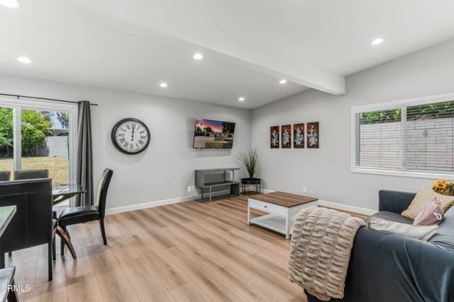 7745 Geyser Avenue, Reseda CA: https://media.crmls.org/mediaz/0e4125ad-0151-4dd1-adf0-6fe6bef8137e.jpg