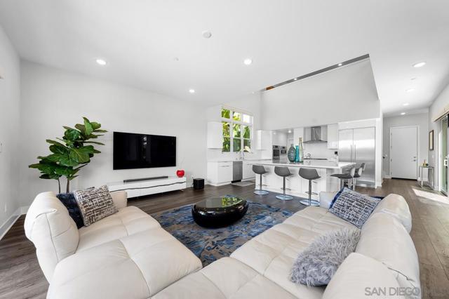 13722 Canyon Loop Trl, San Diego CA: https://media.crmls.org/mediaz/0e41662c-9cce-4c4f-8f8b-8b988e510af0.jpg