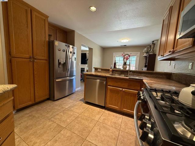 1789 Corte Sueno, Livermore CA: https://media.crmls.org/mediaz/0e41cdf9-e34c-4062-aee5-5a7f0ce6ab56.jpg