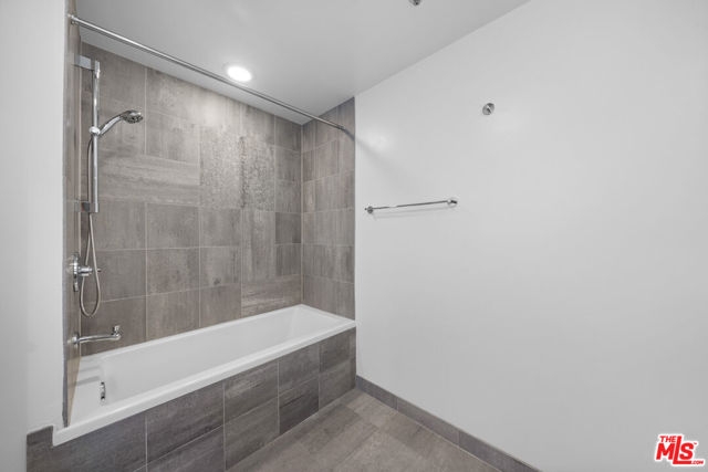 3785 Wilshire Boulevard, Los Angeles CA: https://media.crmls.org/mediaz/0e4231f9-4079-4372-9497-7ecbf39ff10e.jpg