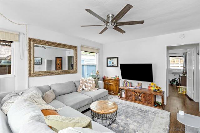 6212 Streamview Dr, San Diego CA: https://media.crmls.org/mediaz/0e433696-6937-4119-a677-9b26f116154f.jpg