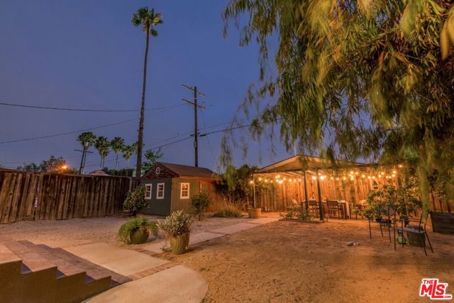 2057 S Oxford Avenue, Los Angeles CA: https://media.crmls.org/mediaz/0e4364f9-5bd6-4e3b-b268-eda7842ef790.jpg