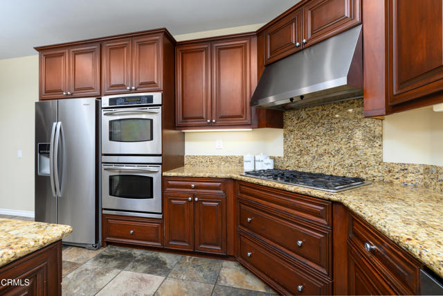 167 Bellafonte Court, Camarillo CA: https://media.crmls.org/mediaz/0e43e994-129c-49e7-bd42-f78cdd11998f.jpg